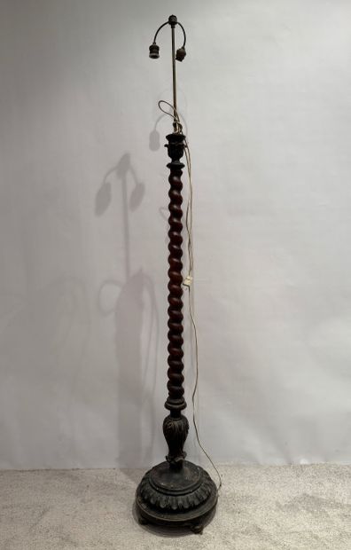 Pied de lampadaire en bois années 1940-50.
En...