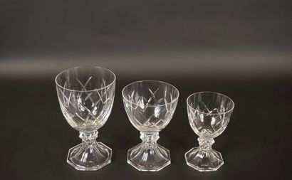 Val Saint Lambert. VSL. Série de 35 Verres...