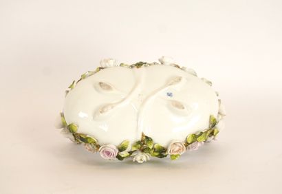 Centre ou Milieu de table en porcelaine,...