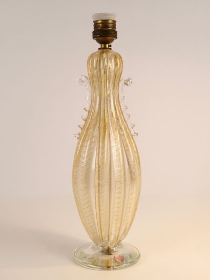 Murano vers 1930. Pied de lampe avec inclusion...
