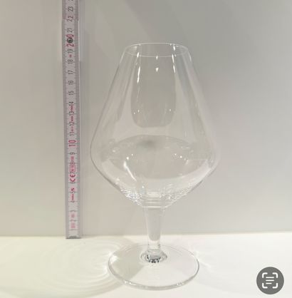 Les Impitoyables. 9 verres, 2 modèles. Verres...