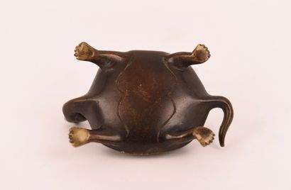 Porte montre en bronze, époque 1900 représentant...