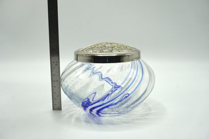 PIQUE FLEURS en verre soufflé.
Verre blanc...