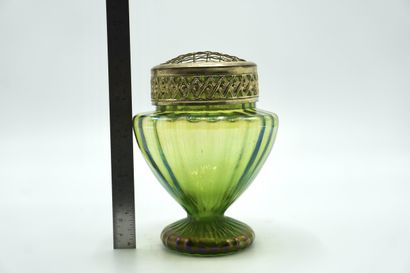 Verre de Bohême. PIQUE FLEURS 090. Art déco...