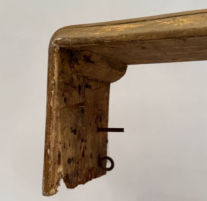 Bois doré vers 1850. Cache tentures ou cantonnière....