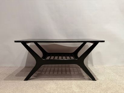 Années 1960. Table de salon ou table basse.
Probablement...