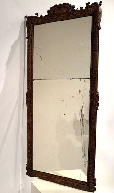 Liège fin XVIIIe. Très beau miroir en chêne...