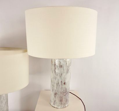 Paire de lampes en céramique engobe, blanche...