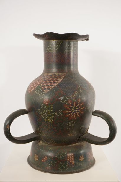 Cloisonné. Chine XVIIIe ou XVIIe. Important...