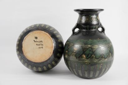 Odetta Quimper HB, Circa 1930. Paire de vases...