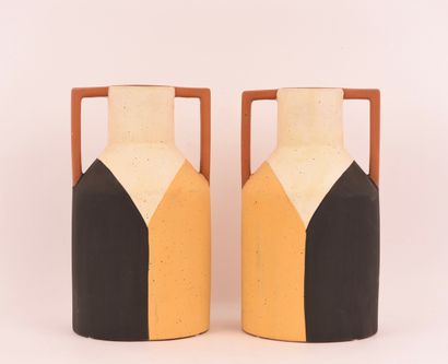 Danemark. Paire de beaux vase en céramique.
H...