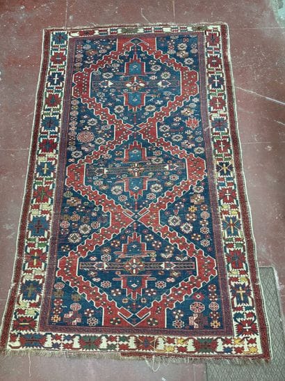 Tapis. Caucase Shirvan
Dimensions : 250 x...