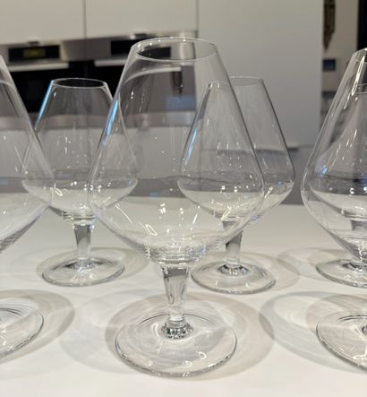 LES IMPITOYABLES. 9 verres, 2 modèles. Verres...