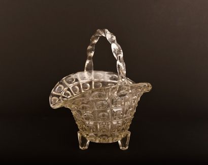 Panier en verre pincé.