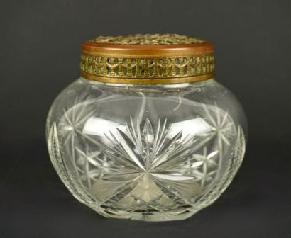 PIQUE FLEURS 007. Beau pique fleurs en verre...
