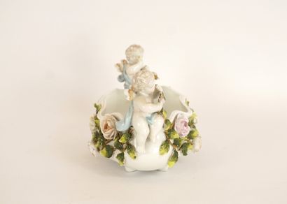 Centre ou Milieu de table en porcelaine,...