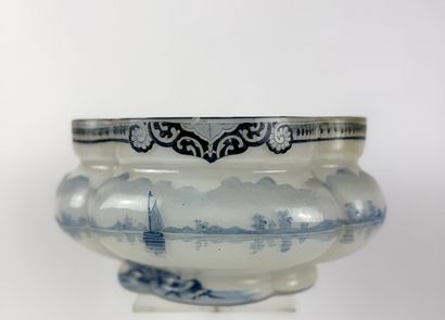 Hand-decorated opaline glass violonnée cup....