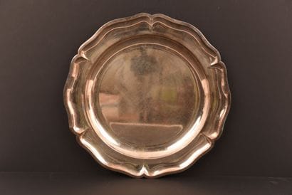 Silverware. Round silver plated dish.