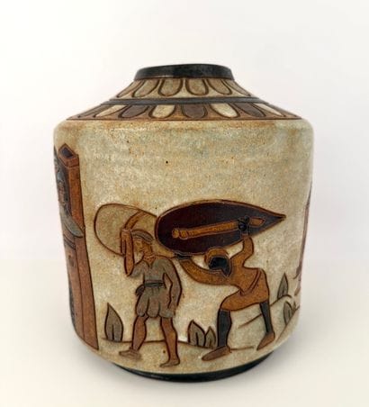 DUBOIS. Inv 26004 / 64
Signé. N°A1B Vase...