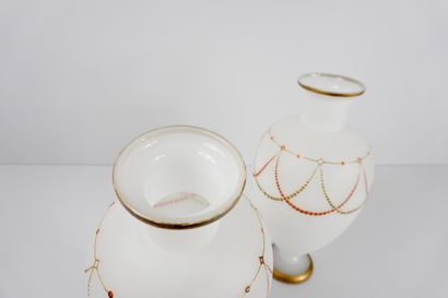 OPALINE. Paire de vases en opaline blanche...