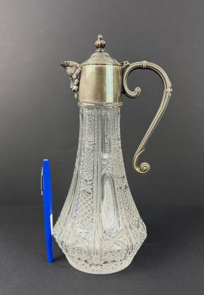 England circa 1900. Carafe, jug or decanter.
Pressed...