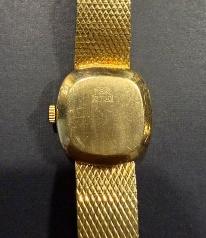 INCABLOC. Montre dame en or. 
Marque 