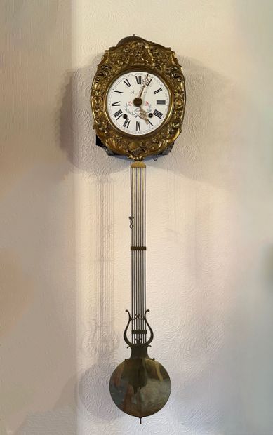 Horloge Comtoise. Mouvement huit jours. Signé....
