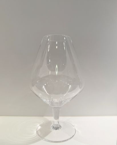 LES IMPITOYABLES. 9 verres, 2 modèles. Verres...