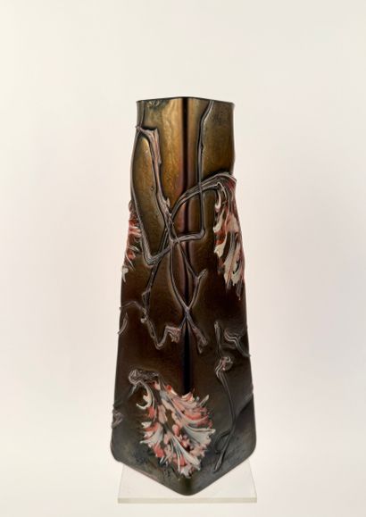 Art-nouveau. Inv 26004 / 26
Four-sided diamond-shaped...