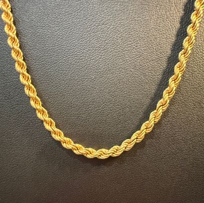 Chaine torsadée en or jaune 750/°°°. Poids...
