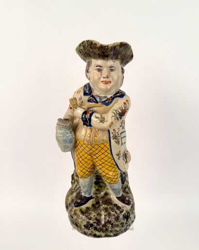 DELFT. Début XIXé. Inv 26004 / 45
Pichet...