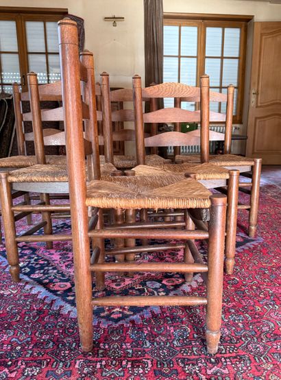 6 chaises en chène fond paillé. Dans l'esprit...