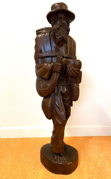 Grande Sculpture en bois, probablement teck...