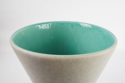 Anonyme 1960. Vase en céramique émaillée...