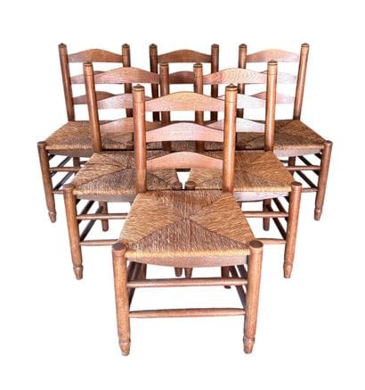 6 chaises en chène fond paillé. Dans l'esprit...