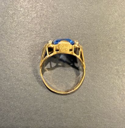 Bague en or jaune 750/°°°.
Elle est sertie...