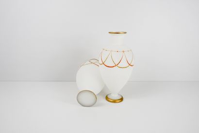 OPALINE. Paire de vases en opaline blanche...