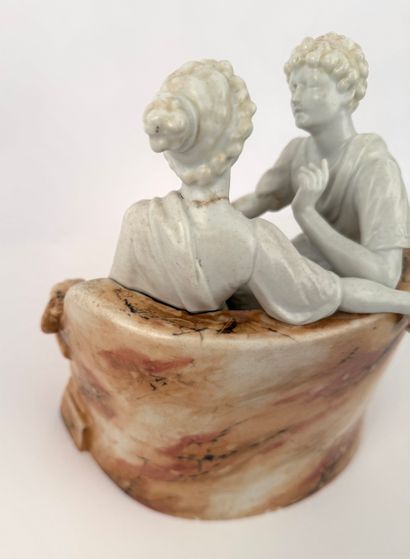 ALTENBURG. Inv 26004 / 42
Groupe en porcelaine...