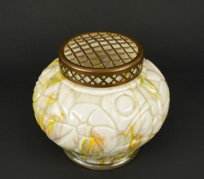 PIQUE FLEURS 016. Verre soufflé au moule....