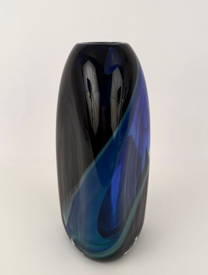 KOSTA BODA. N° 92210. Signé Anna Ehrner
Vase...