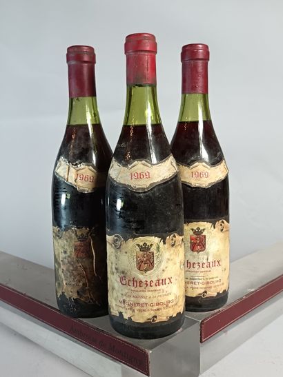 3 Bouteilles ECHEZEAUX Grand Cru 1969
- MUGNERET...