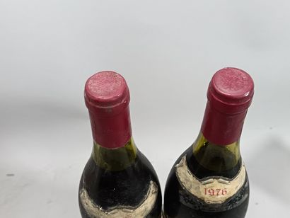 2 Bouteilles CLOS DE VOUGEOT Grand cru 1976
-...