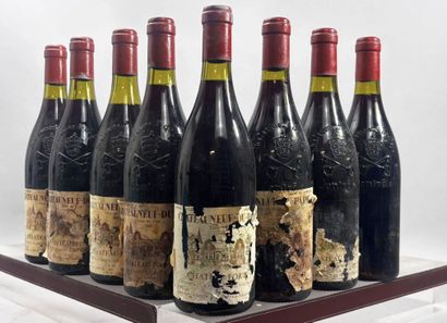 8 Bottles CHÂTEAUNEUF DU PAPE 1985
- Château...