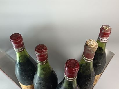 5 Bottles CHÂTEAUNEUF DU PAPE 1970
- Château...