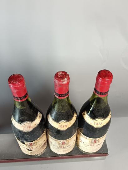 3 Bouteilles CLOS DE VOUGEOT Grand cru 1978
-...
