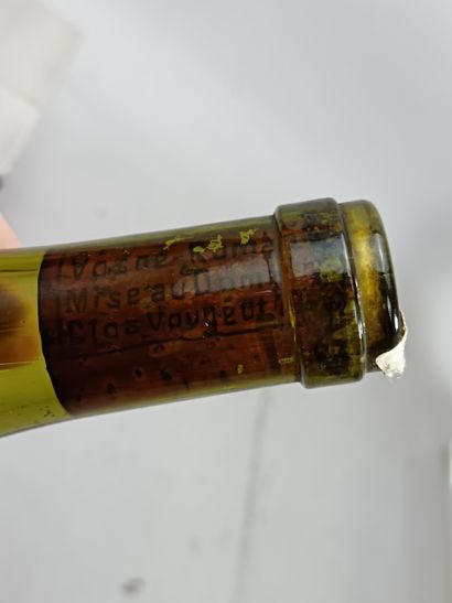2 Bouteilles CLOS DE VOUGEOT Grand cru 1969
-...