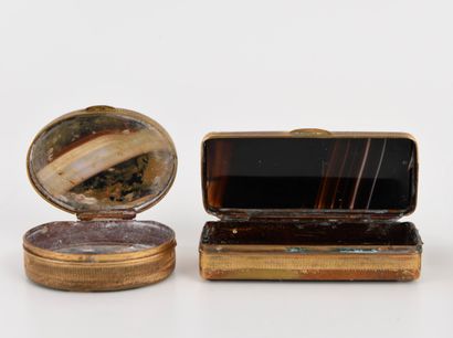 METAL DORE. Inv 26016-38.
Pill box in metal...
