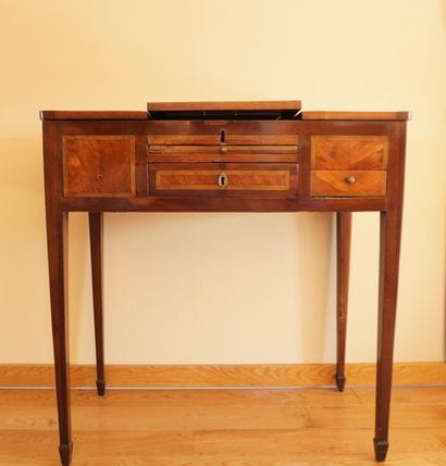Dressing table. Inv 26016-50.
Nice little...