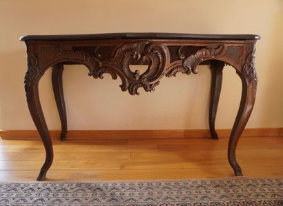 LIEGE. Inv 26016-25. Game table in carved...