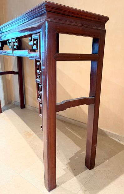 CHINA. Large console table with geometric...